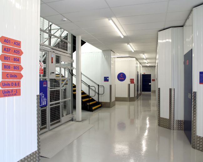 wigwam self storage tewkesbury lifts